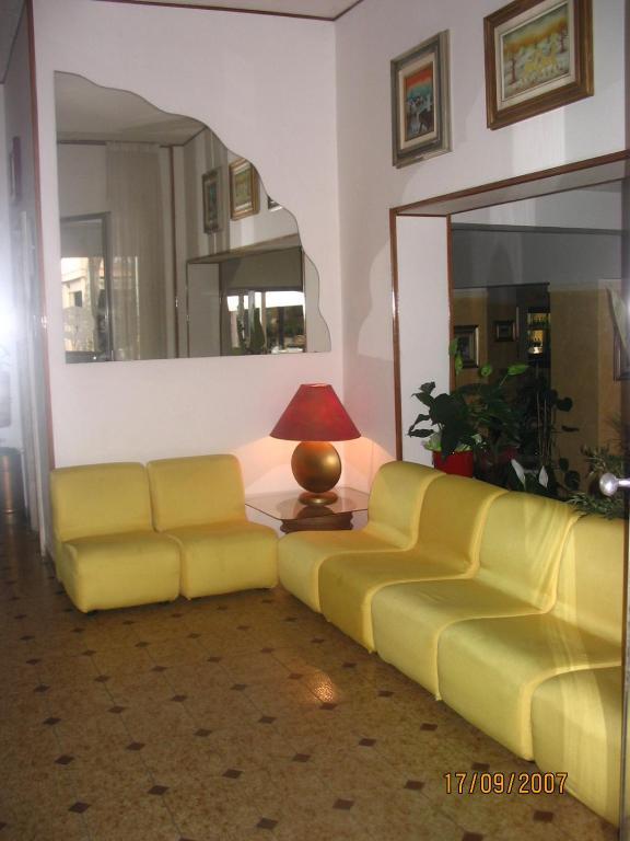 Hotel Angela Misano Adriatico Exterior foto